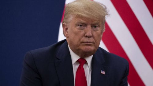 Γκρίνια και αντιδράσεις για τον συνήγορο του Τραμπ που είναι και μάρτυρας στην υπόθεση