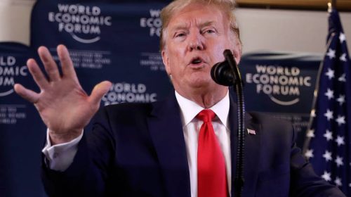 Ο Τραμπ απειλεί με δασμούς 25% την ΕΕ, «ήταν σκότωμα» λέει για την αύξηση επιτοκίου από τη FED