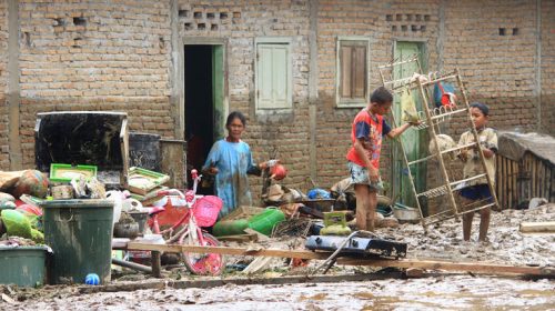 Εννέα νεκροί από πλημμύρες και κατολισθήσεις στη Σουμάτρα της Ινδονησίας