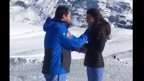 Κατακραυγή για το βίντεο του Σαλβίνι, που παρωδεί το επεισόδιο του Πάπα με μία πιστή