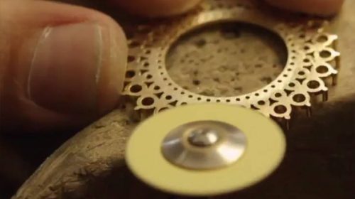 Καταγγελίες για γνωστή εταιρεία κοσμημάτων στην Ισπανία ότι «κλέβει» στις ποσότητες πολύτιμων μετάλλων