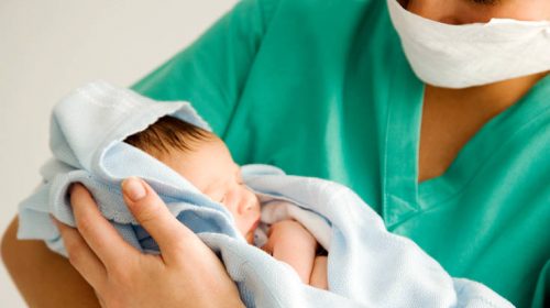 Νοσοκόμα έδωσε μορφίνη σε πέντε πρόωρα μωρά