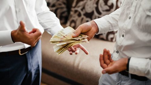 Ο σωστός τρόπος να δανείζεσαι λεφτά