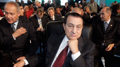 Χόσνι Μουμπάρακ: Τριήμερο πένθος στην Αίγυπτο, αύριο η κηδεία του πρώην προέδρου