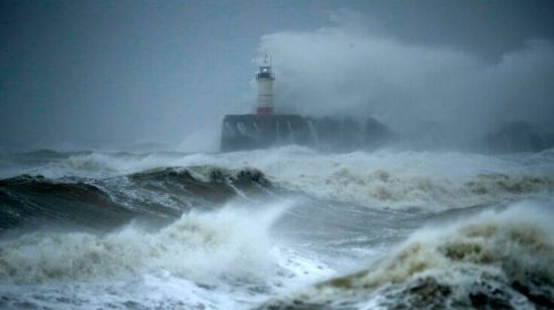 Η Ευρώπη στο έλεος της κακοκαιρίας Κιάρα: Στέγη ξεκόλλησε και σκότωσε μητέρα και την 15χρονη κόρη της