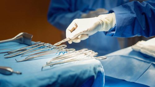 Γιατροί αφαίρεσαν τον κόλπο διεμφυλικού άνδρα χωρίς τη συναίνεσή του και έχασαν την άδειά τους