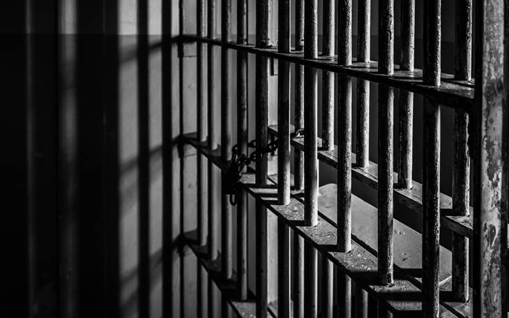 «Μαϊμού» σύμβουλος του ΠτΔ της Κύπρου και «μέλος» της ΚΥΠ κατέληξε στη φυλακή «Μαϊμού» σύμβουλος του ΠτΔ της Κύπρου και «μέλος» της ΚΥΠ κατέληξε στη φυλακή