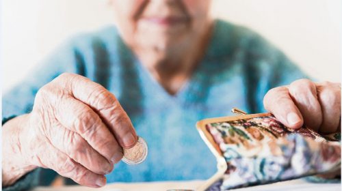 Συντάξεις: Τι αλλάζει στις εισφορές για κύρια, επικουρική και εφάπαξ