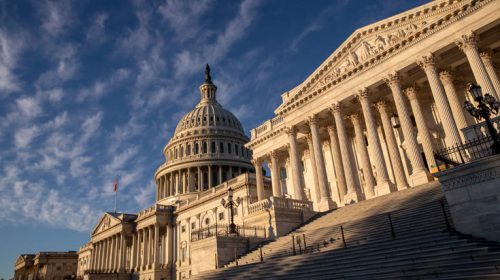Ο κορονοϊός «εισέβαλε» και στο αμερικανικό Κογκρέσο