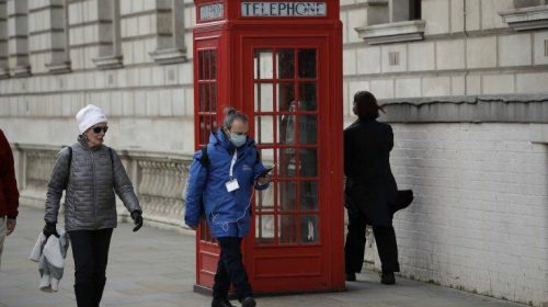 Το Ηνωμένο Βασίλειο θα πληρώνει influencers και youtubers για τον κορονοϊό
