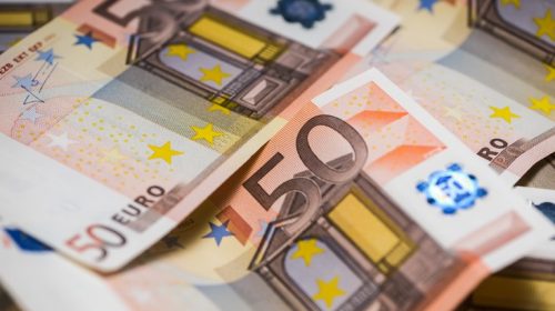 Η Γαλλία θα διαθέσει 45 δισ. ευρώ για να αναχαιτίσει τις απώλειες λόγω κορονοϊού