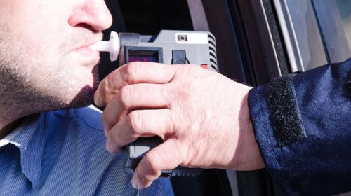 Η Πολωνία περιορίζει τα αλκοτέστ για να αποτρέψει τη μετάδοση του κορονοϊού