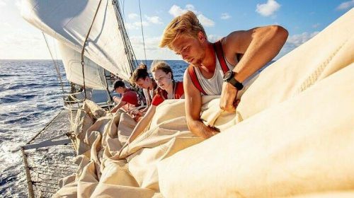 Διασχίζοντας τον ωκεανό με ιστιοφόρο λόγω κορονοϊού – Για 25 μαθητές από την Ολλανδία η εμπειρία θα μείνει αξέχαστη