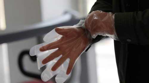 Σλοβενία – Κορονοϊός: Τα γάντια δεν είναι πλέον υποχρεωτικά σε κλειστούς δημόσιους χώρους