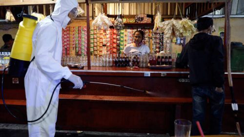 Κορονοϊός: Ένας νέος θάνατος στην Ταϊλάνδη – Απαγόρευση της εξόδου του Ραμαζανιού στην Ινδονησία