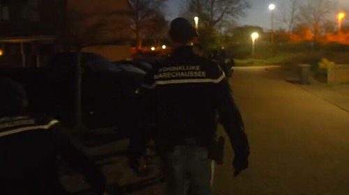 Ολλανδία: Συνελήφθησαν δύο άνδρες που μετέφεραν πυροβόλο όπλο στο αεροδρόμιο του Σίπχολ