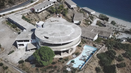 «Ξαναγεννιέται» το θρυλικό Hotel Lakonis που λάτρεψαν Σοφία Λόρεν και Τζέιμς Κάμερον