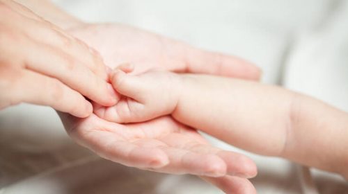 Κορονοϊός: Θετικές στον SARS-CoV-2 έγκυες γέννησαν υγιή μωρά στο Περού