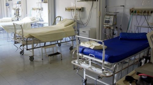 Εννέα κρούσματα κορωνοϊού – Ένας ακόμα νεκρός