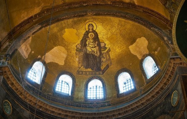 Πώς ο Ερντογάν θα «κρύψει» τις αγιογραφίες της Αγίας Σοφίας Πώς ο Ερντογάν θα «κρύψει» τις αγιογραφίες της Αγίας Σοφίας