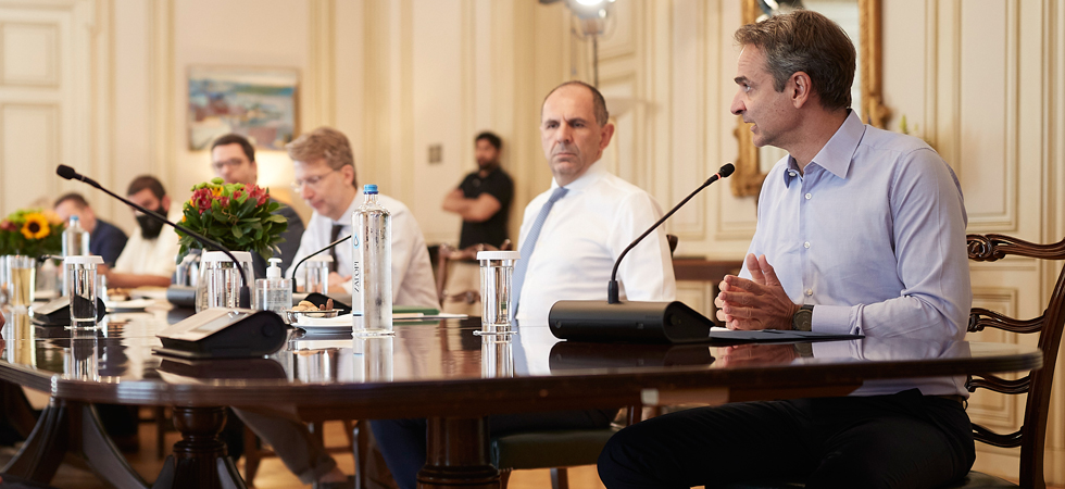 Τα νέα μέτρα της κυβέρνησης για τον κορονοϊό Τα νέα μέτρα της κυβέρνησης για τον κορονοϊό