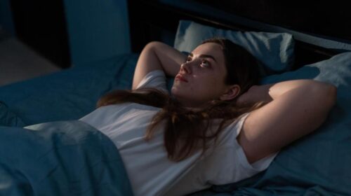 Προσοχή στον ύπνο με φως: Αυξάνει τον κίνδυνο για καρδιά και εγκεφαλικό