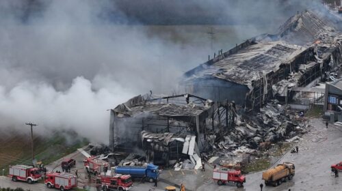 Τρίκαλα: Αγκαλιασμένες βρέθηκαν στα συντρίμμια δύο από τις εργάτριες