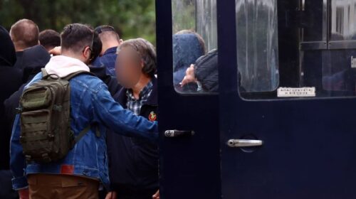 Φινάλε-θρίλερ στις απολογίες για το «Χωριάτικο»: Στη φυλακή η λογίστρια, με «βραχιολάκι» στο σπίτι ο αρχιλογιστής πατέρας της