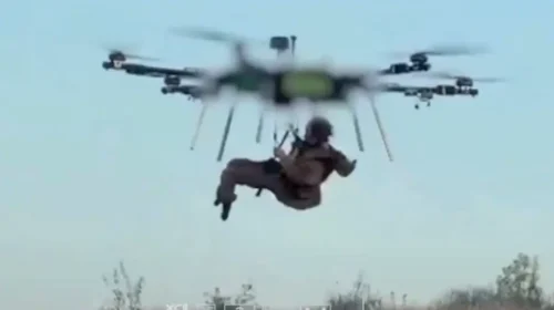 Drone έκανε αεροδιακομιδή τραυματία για να μην πέσει στα χέρια του εχθρού