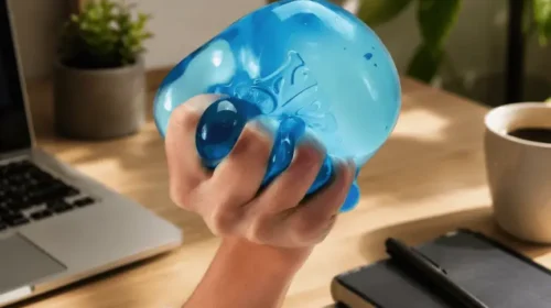 Squishy παιχνίδι έσκασε στο πρόσωπο παιδιού και κατέληξε στο νοσοκομείo